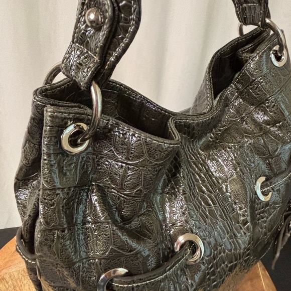 Metallic Green Croc-Embossed Shoulder Bag – Statement Y2K Style - Picture 9 of 14